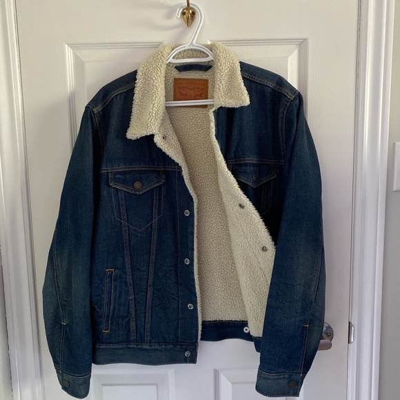 LEVI'S Sherpa Trucker Jacket - Picture 5 of 5